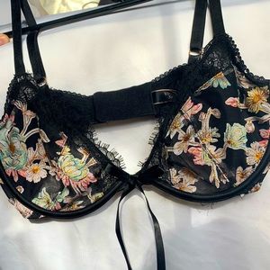 Victoria’s Secret sheer mesh bra with embroidered appliqués. Size 34D. worn once